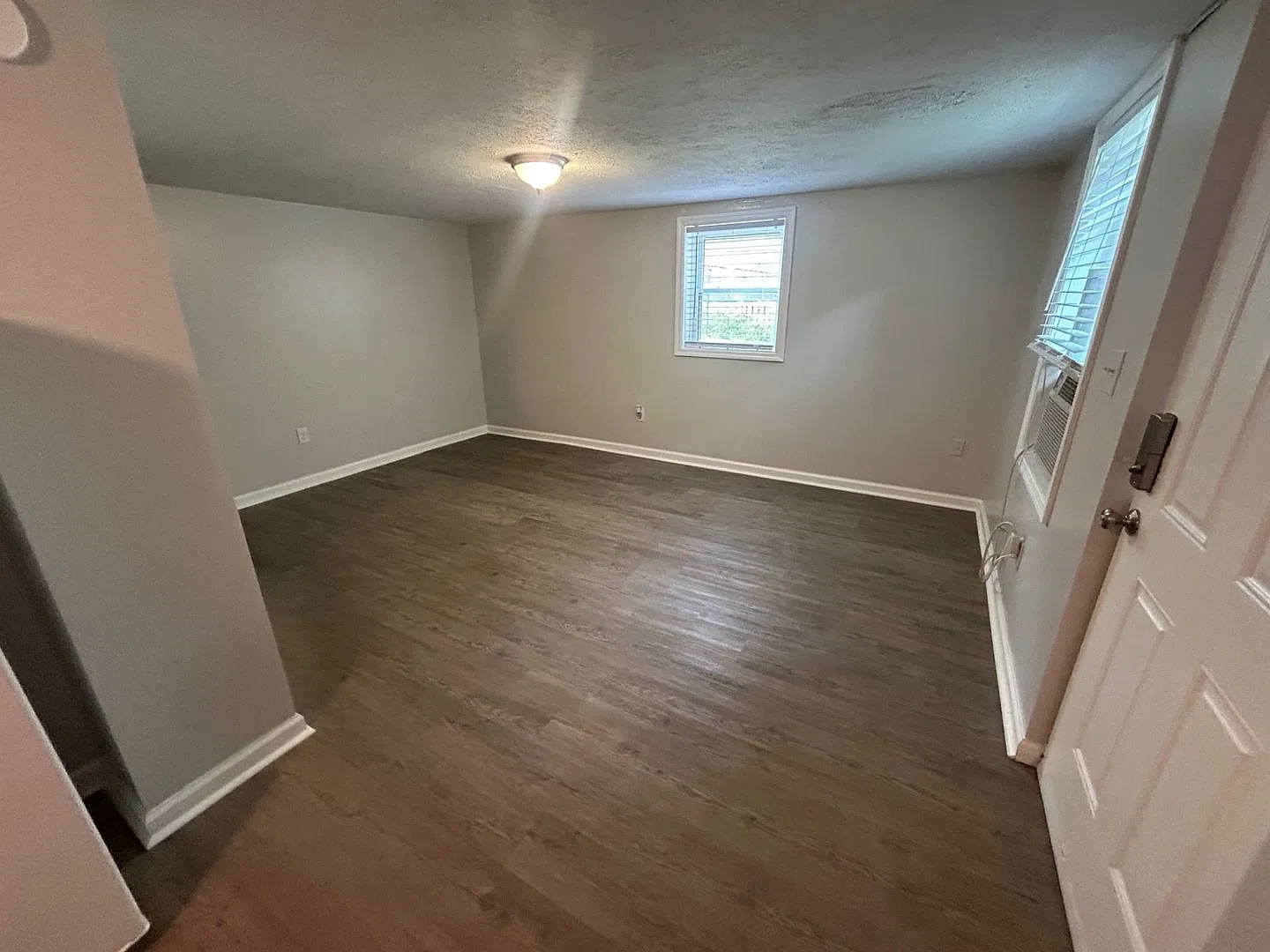Move-In Ready Studio Apartment in Forest Acres! — Photo 4