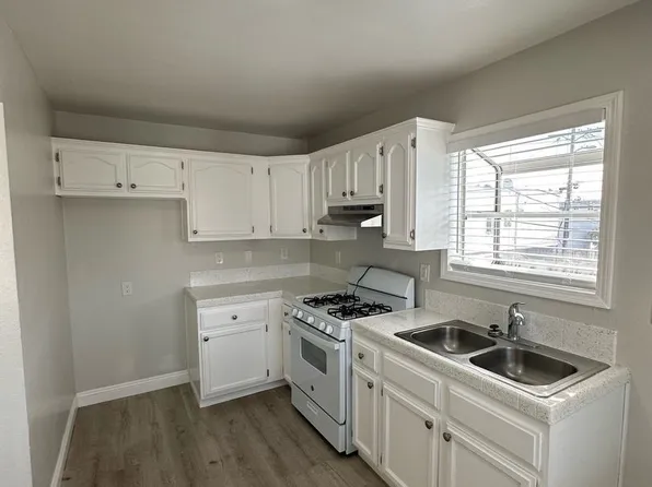 716 E 81st St, Los Angeles, CA 90001