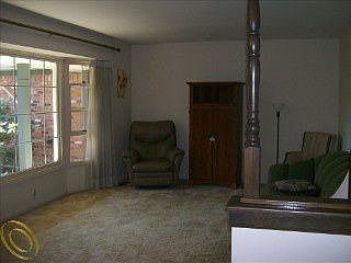4th image of 8151 Fawn Valley Dr