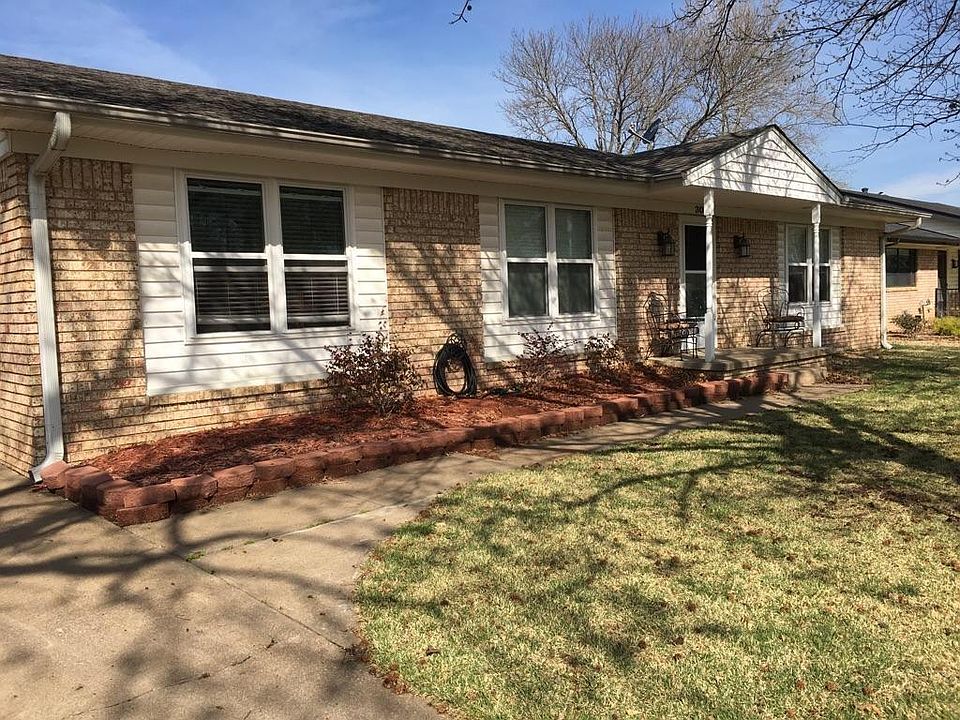 1st image of 305 N Wortman Pl