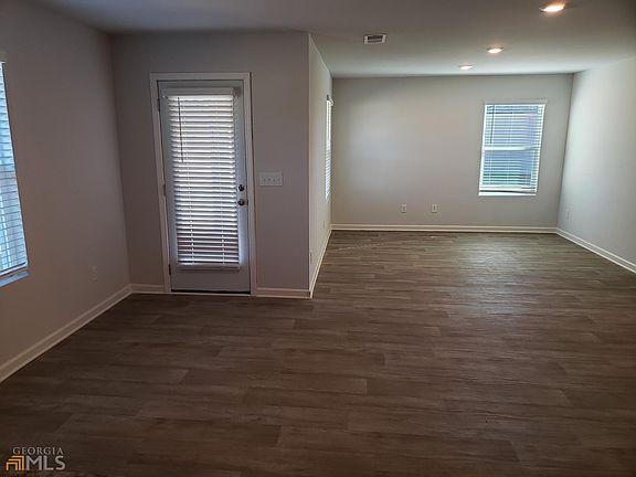 4th image of 7209 Winterberry Cir #202