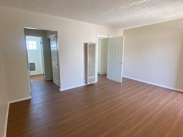7236 Remmet Ave #10, Canoga Park, CA 91303