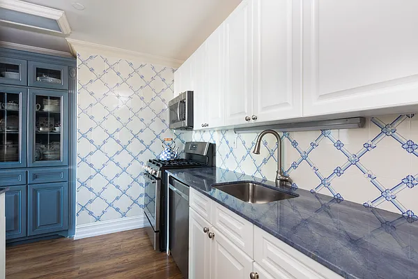 Rented by Compass | media 35