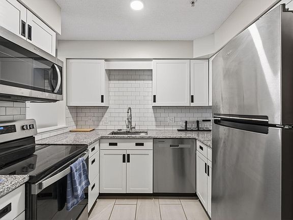 5th image of 2 Ryefield Drive #6