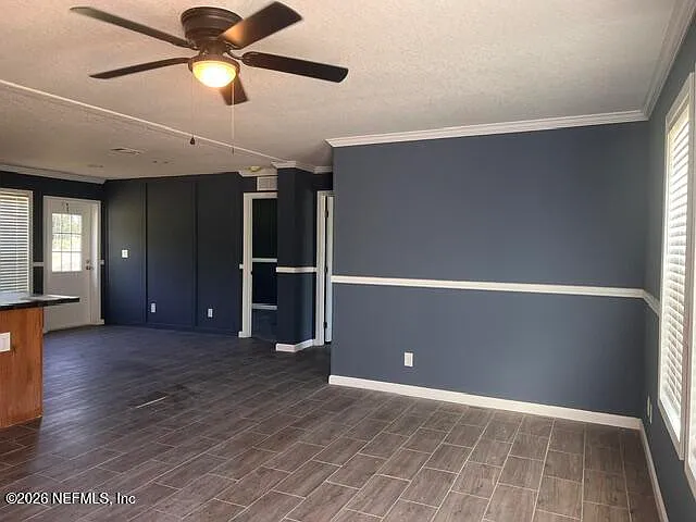 3 bed, 2.0 bath, 1600 sqft, $1,800 — Photo 2