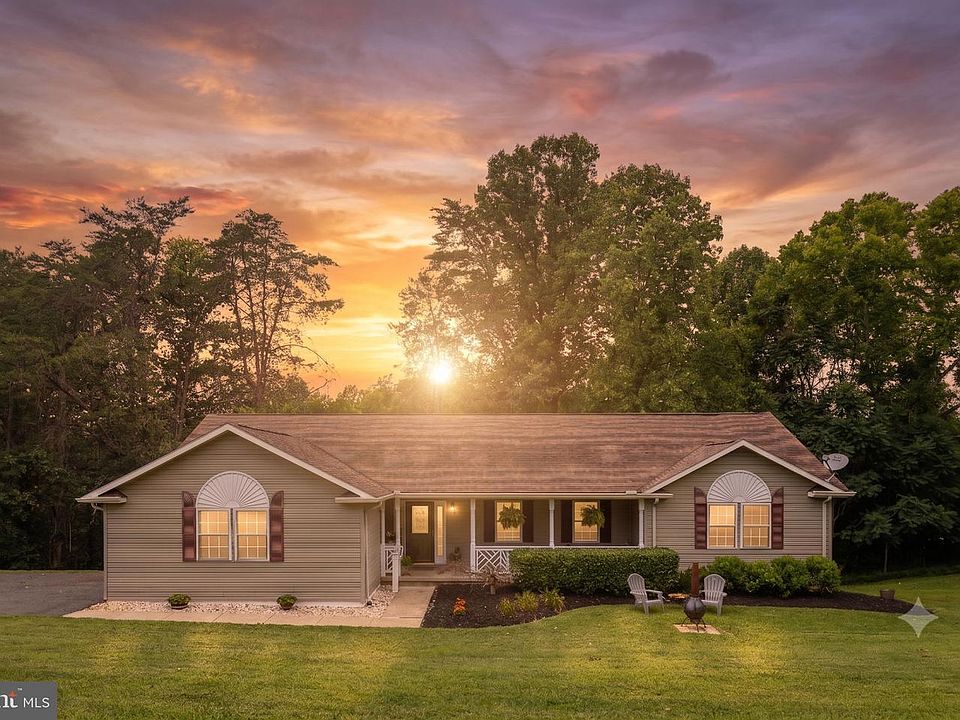 1st image of 104 Half Penny Ln