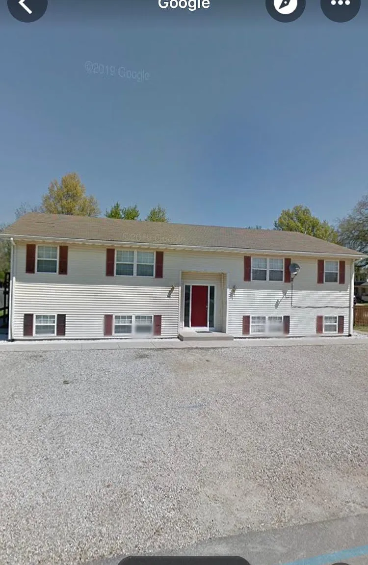 2 W Wamage St — Photo 1