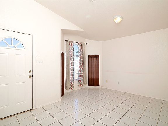 3rd image of 166 E Los Valles St