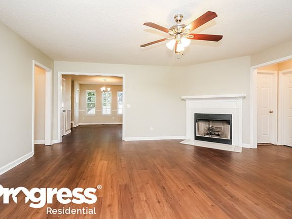 5th image of 1935 Pennington Dr
