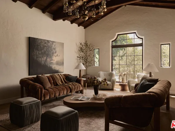 6255 Del Valle Dr, Los Angeles, CA 90048