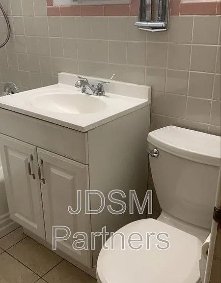 1545 N Jackson St — Photo 17