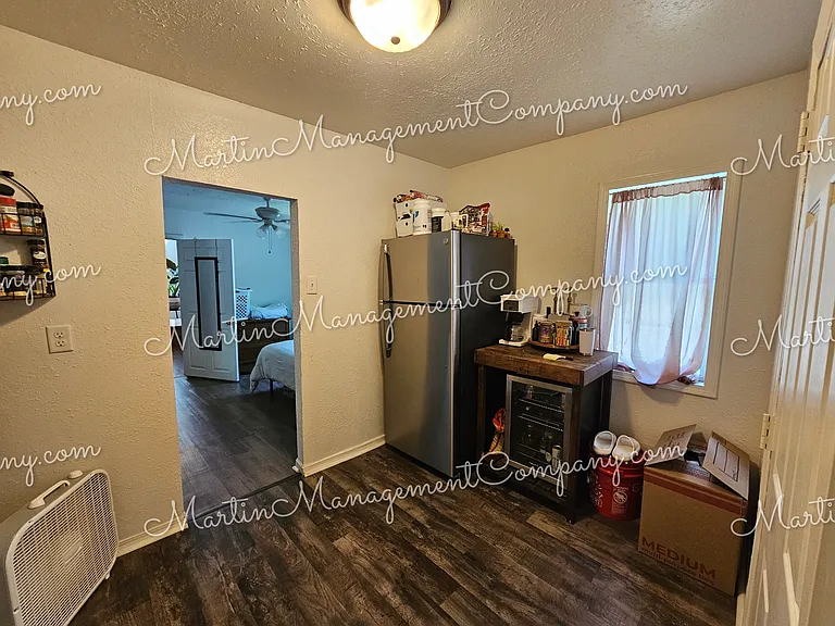 610 W 4th St #A — Photo 7