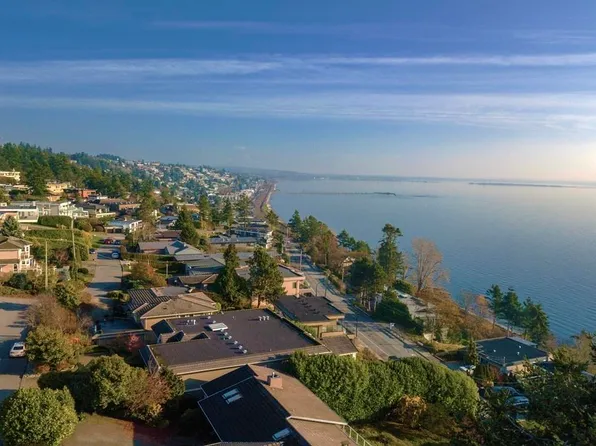 14310 Sunset Dr, White Rock, BC V4B 2V5