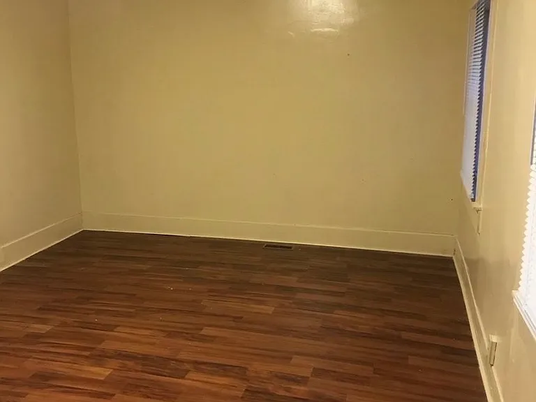 305 Ridgeway Ave — Photo 2