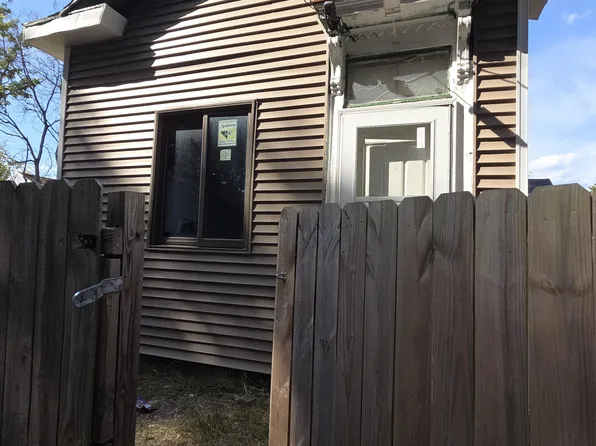 2537 Crop St, Louisville, KY 40212