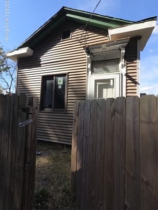 2537 Crop St, Louisville, KY 40212