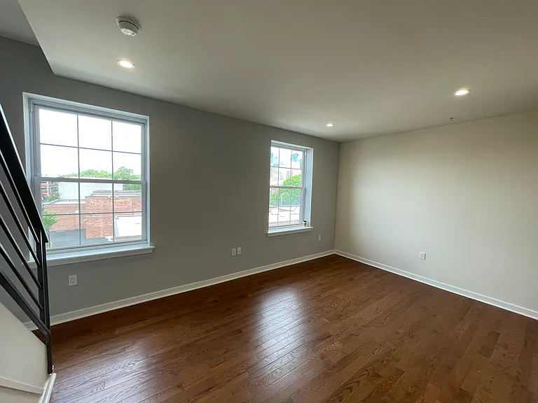 507 S 9th St #302 — Photo 10