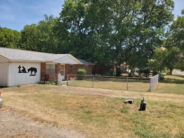 708 E Bdwy St, Okemah, OK 74859