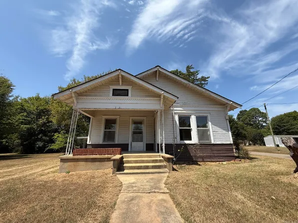 141 N Church St, Mineral Springs, AR 71851