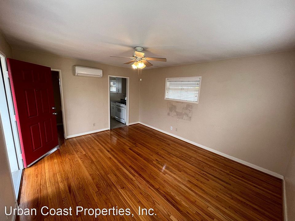 1st image of 3010 Beech St