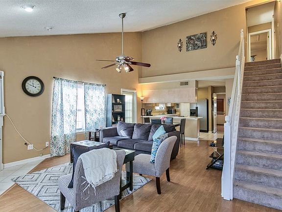 4th image of 2506 Golden Park Ln