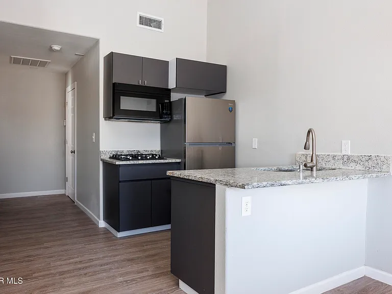 5204 Sun Valley #A-EL — Photo 2