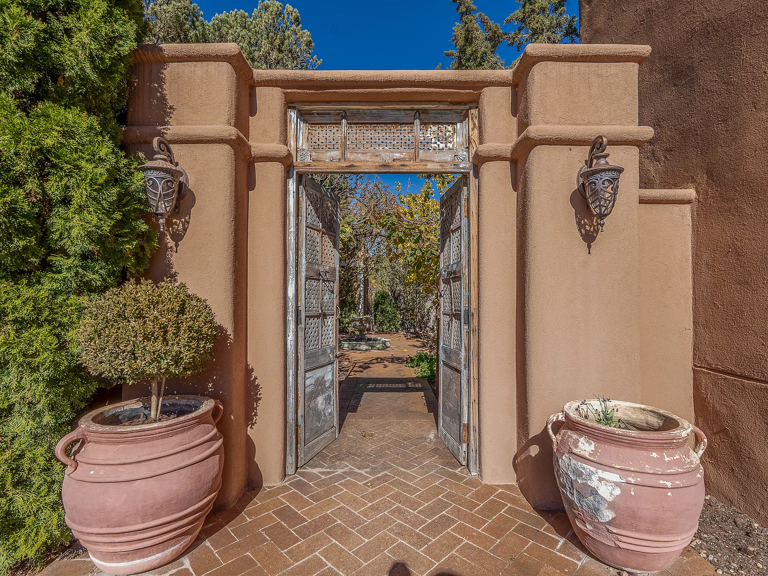 6 bed, 4550 sqft, $8,000 — Photo 3