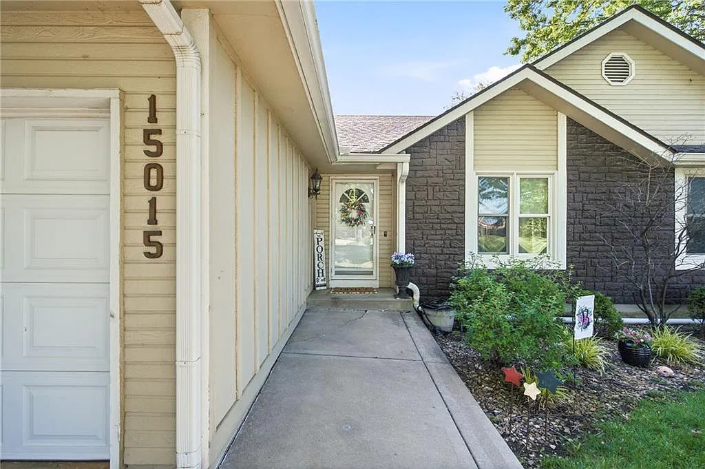 3 bed, 1505 sqft, $2,395 — Photo 2