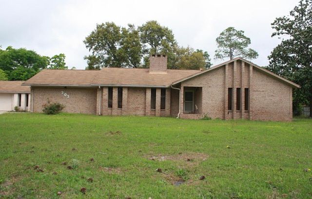 1st image of 303 Doyce Dr