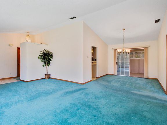 4th image of 908 W Embassy Dr