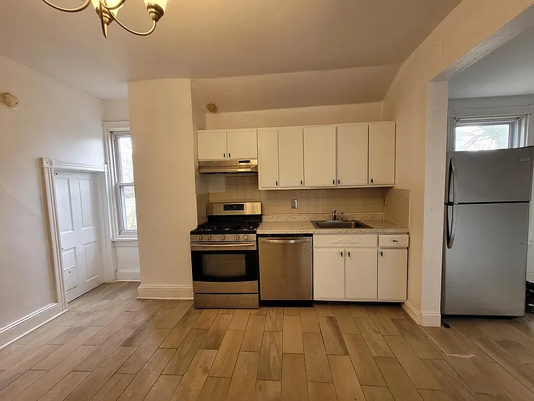 213 Lippincott Ave — Photo 3