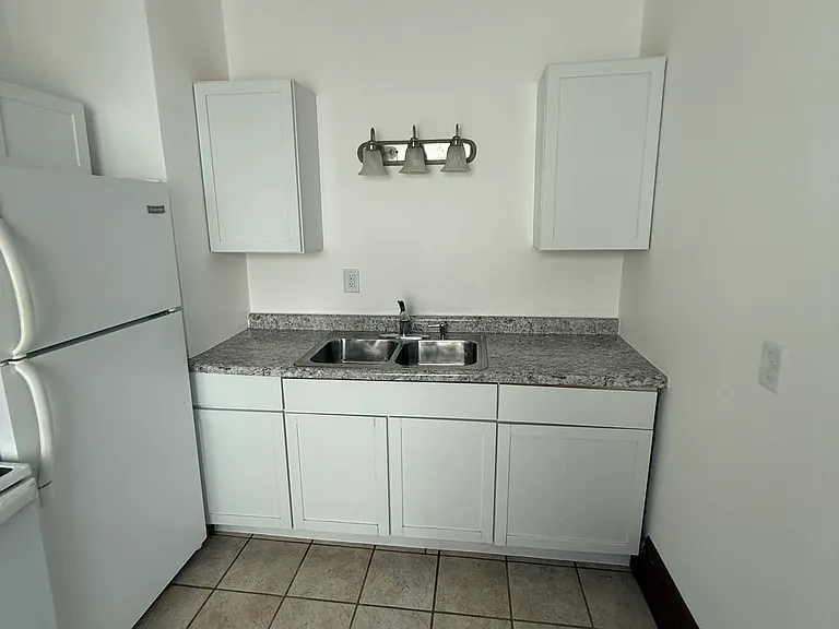 604 Portland Ave — Photo 15