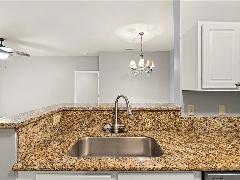 1600 Long Grove Dr #1514 — Photo 5