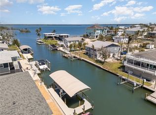 240 Driftwood Ln, Fort Myers Beach, FL 33931