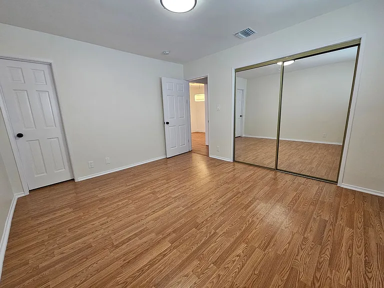 561 East Orange Grove Avenue — Photo 8