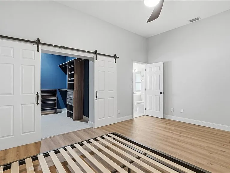 670 Lambton Ln — Photo 11