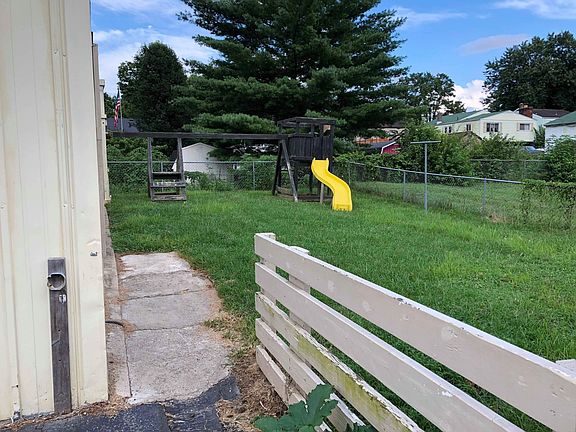 3rd image of 377 E Pike St