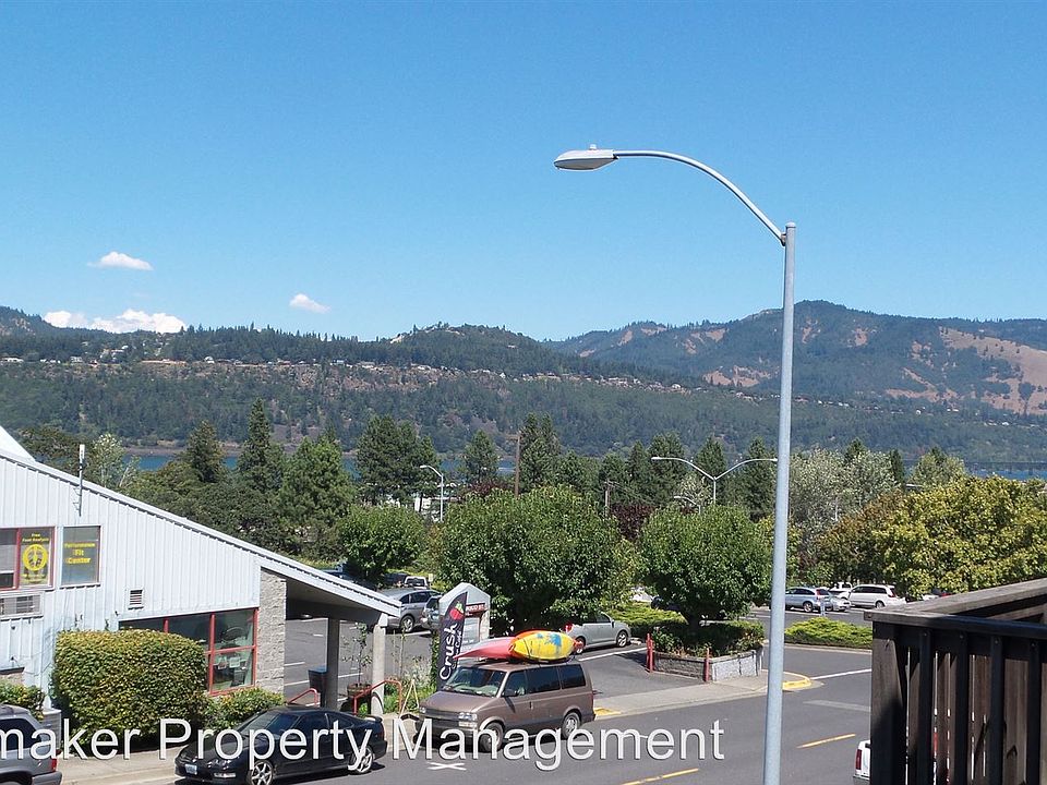 2nd image of 1021 Wasco St
