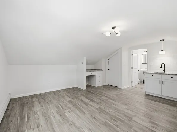 78 School St #6, Salem, NH 03079