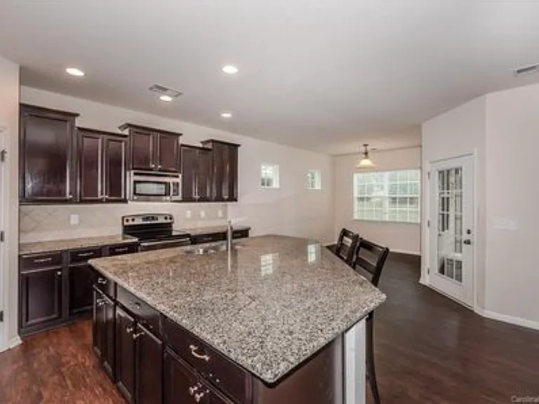 1525 Deer Meadows Dr — Photo 8
