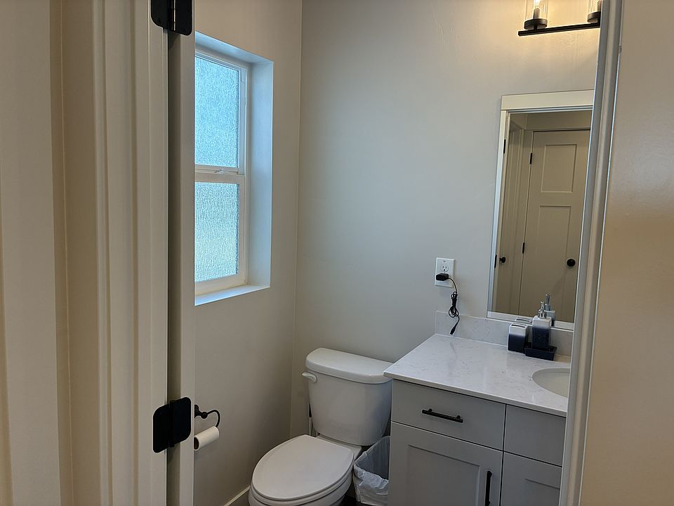 1st image of 1405 Louise Ln