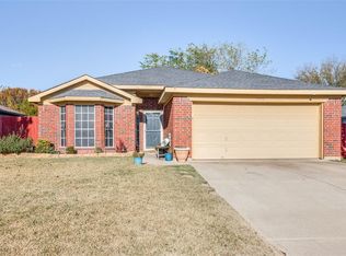 1933 Cedar Tree Dr, Fort Worth, TX 76131