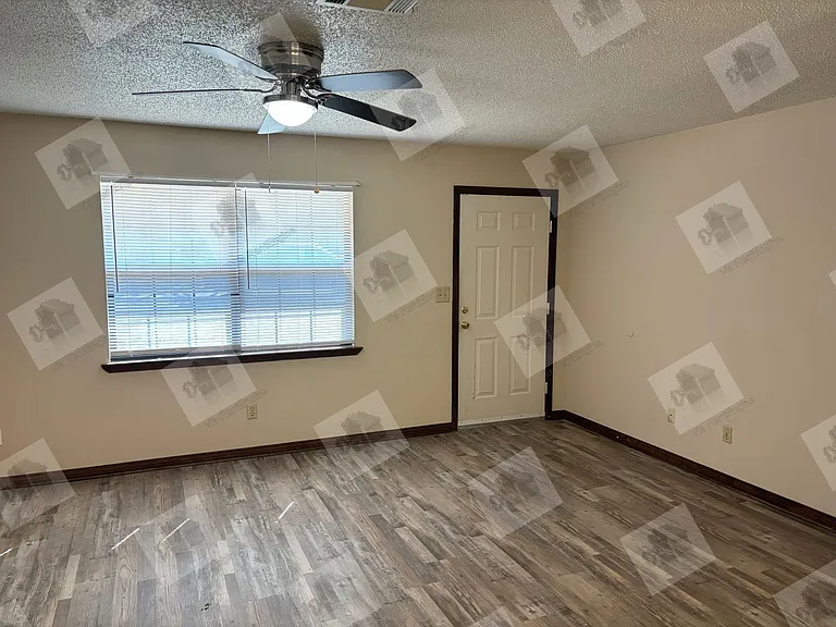 5682 Crestwood Dr — Photo 2