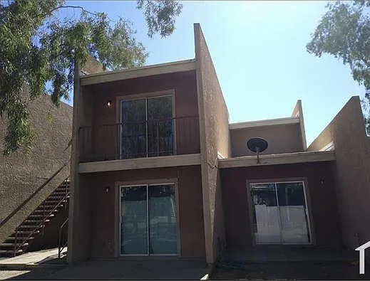 2 bed, 900 sqft, $899 — Photo 2