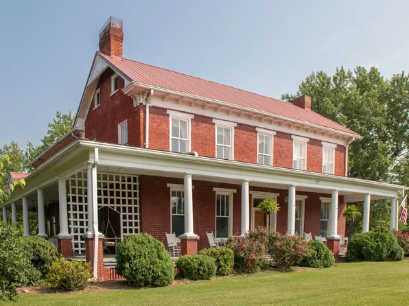 240 Maplehurst Ln, Bluff City, TN 37618