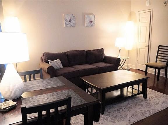 4th image of 1205 Stcharles Ave #1216
