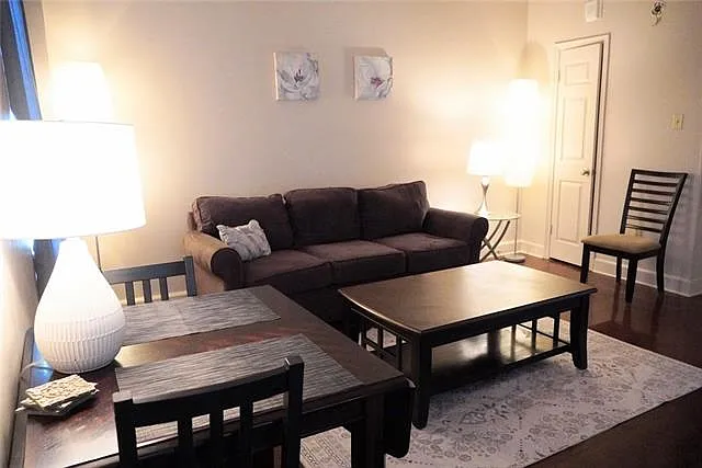 1205 Stcharles Ave #1216 — Photo 4