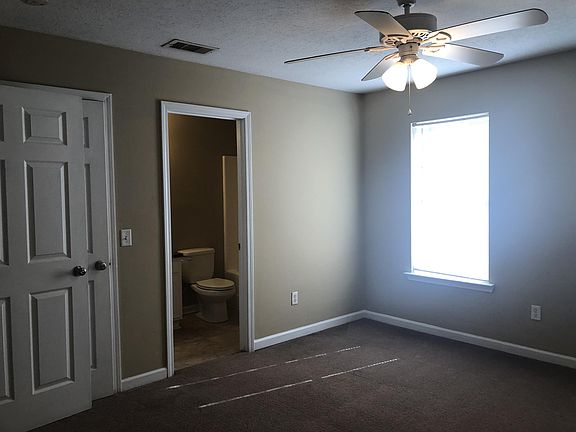 3rd image of 212 Bruiser Cir #1