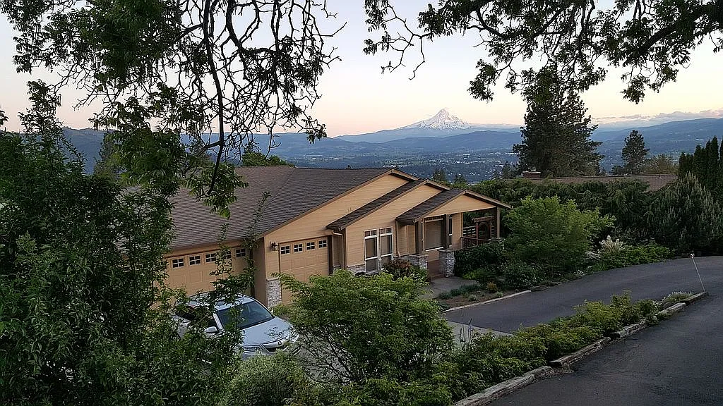 615 El Camino Real photo 1