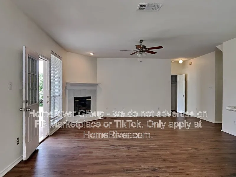 5 bed, 3.0 bath, 3224 sqft, $2,925 — Photo 3